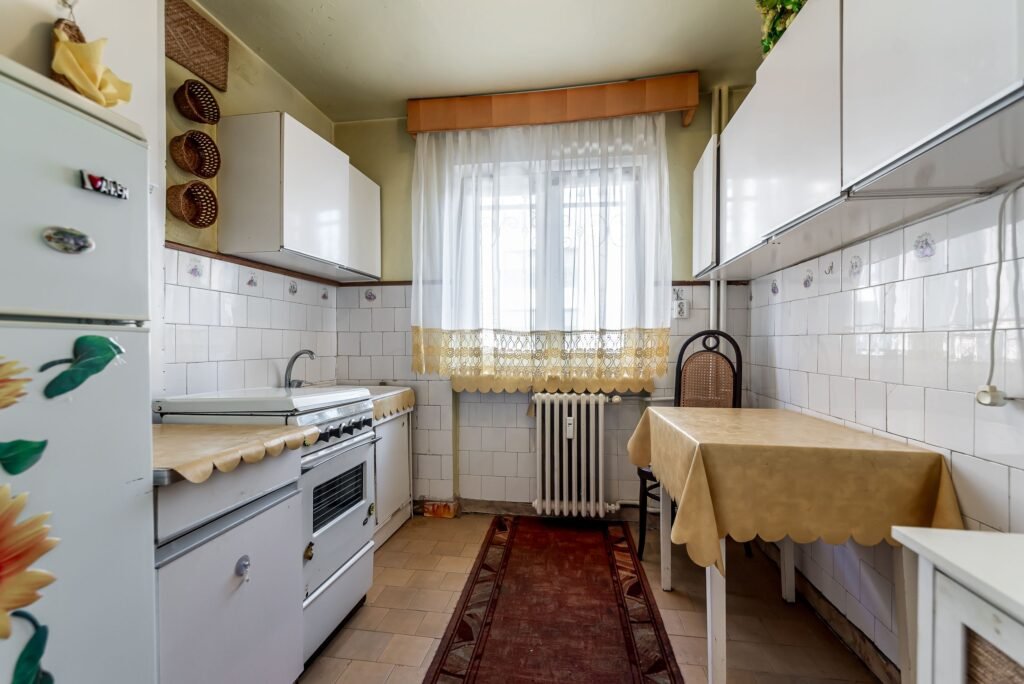 Apartament 2 camere Ultracentral – Bvd Revoluției, Etaj 1 – COMISION 0 De vânzare Apartament 2 camere Ultracentral – Bvd Revoluției, Etaj 1 - COMISION 0 în zona Ultracentral 2 camere 1 dormitor Arad 1