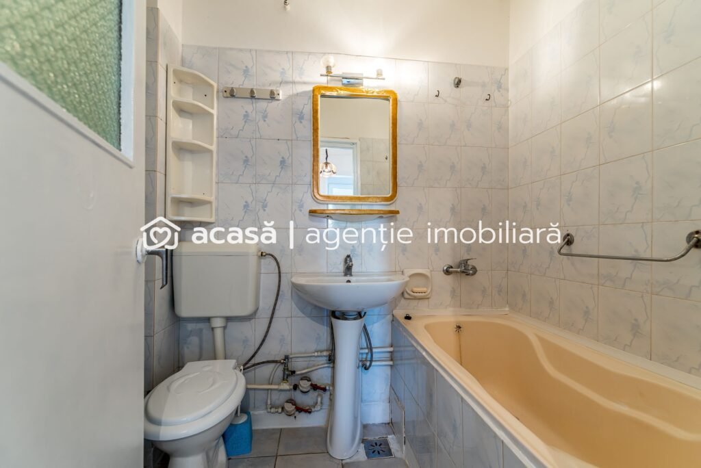 Apartament 2 camere decomandat – Calea Romanilor – COMISION 0 De vânzare Apartament 2 camere decomandat - Calea Romanilor - COMISION 0 în zona Romanilor 2 camere 1 dormitor Arad 1