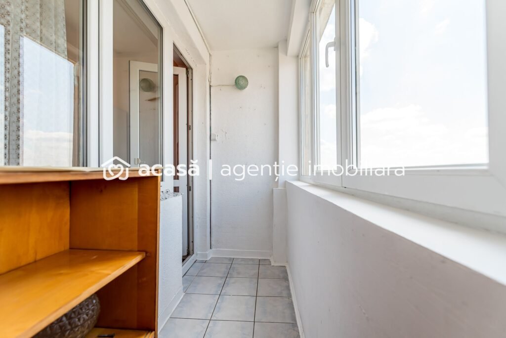 Apartament 2 camere decomandat – Calea Romanilor – COMISION 0 De vânzare Apartament 2 camere decomandat - Calea Romanilor - COMISION 0 în zona Romanilor 2 camere 1 dormitor Arad 1