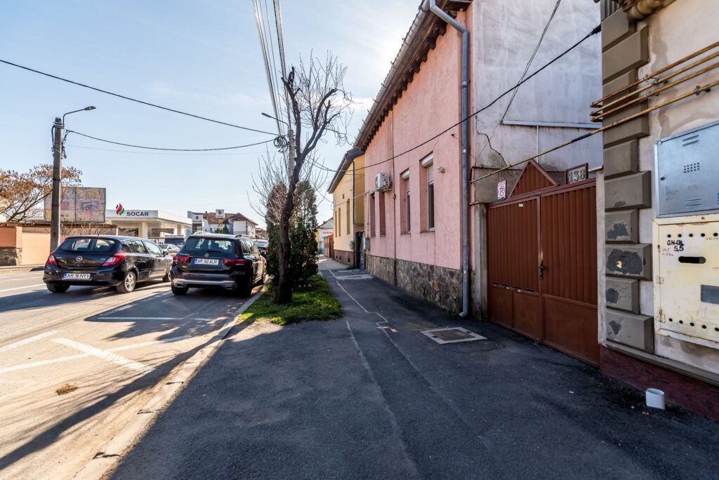 De vânzare Apartament 2 camere in Parneava în zona Parneava 2 camere 2 dormitoare Arad 1