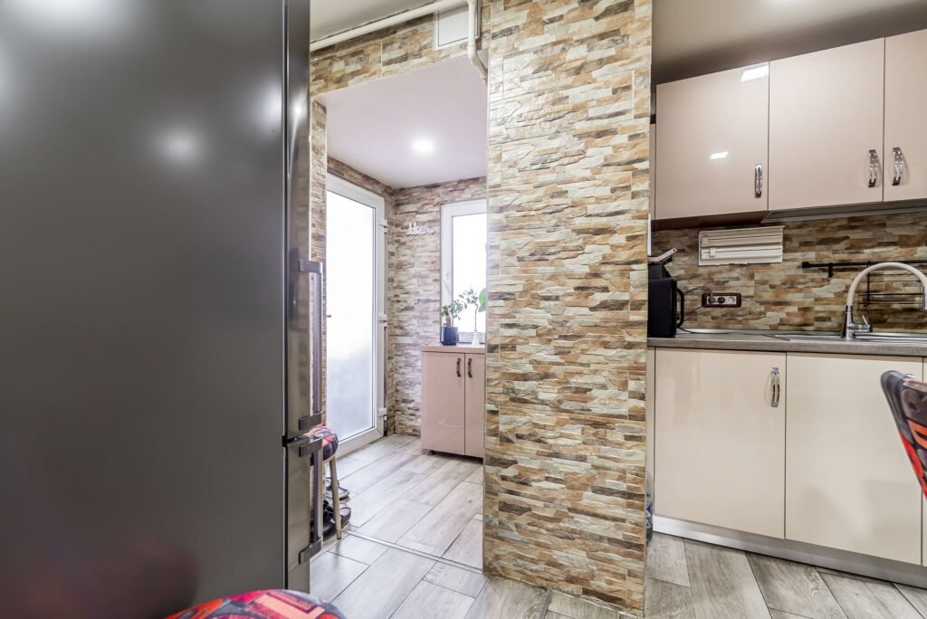 De vânzare Apartament 2 camere in Parneava în zona Parneava 2 camere 2 dormitoare Arad 1