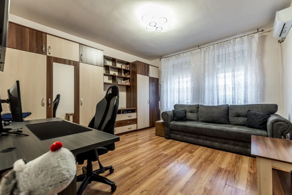 De vânzare Apartament 2 camere in Parneava în zona Parneava 2 camere 2 dormitoare Arad 1