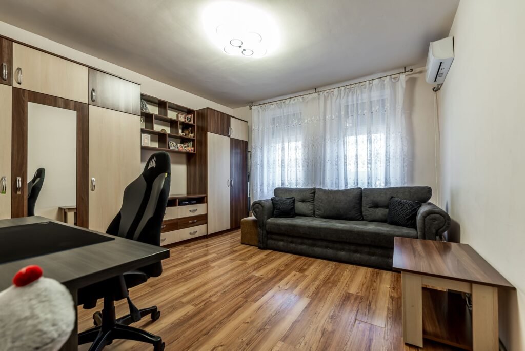 De vânzare Apartament 2 camere in Parneava în zona Parneava 2 camere 2 dormitoare Arad 1
