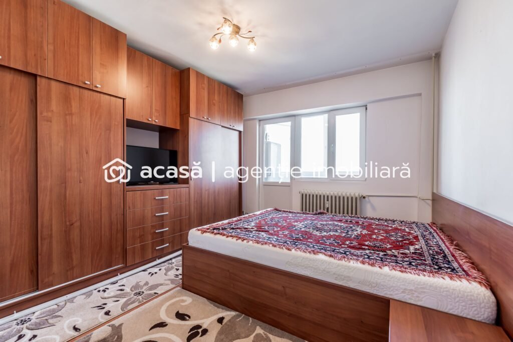 De vânzare Apartament cu 3 camere în Podgoria Arad, vedere frumoasă, 2 balcoane în zona Podgoria 3 camere 2 dormitoare Arad 1