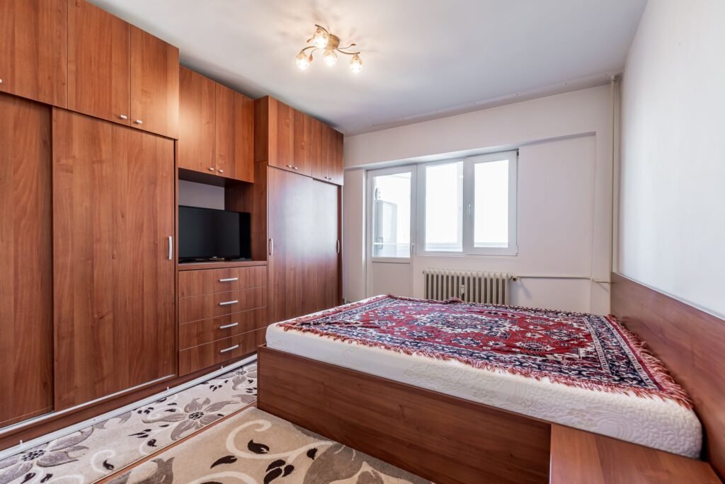 Apartament cu 3 camere în Podgoria Arad, vedere frumoasă, 2 balcoane De vânzare Apartament cu 3 camere în Podgoria Arad, vedere frumoasă, 2 balcoane în zona Podgoria 3 camere 2 dormitoare Arad 1