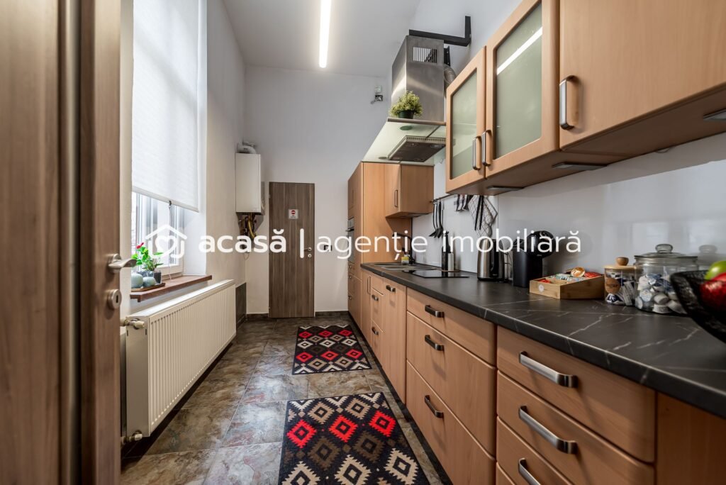Apartament tip Loft ultracentral | parter | 90 mp | pe 2 niveluri De vânzare Apartament tip Loft ultracentral | parter | 90 mp | pe 2 niveluri în zona Central 1 camera 1 dormitor Arad 1