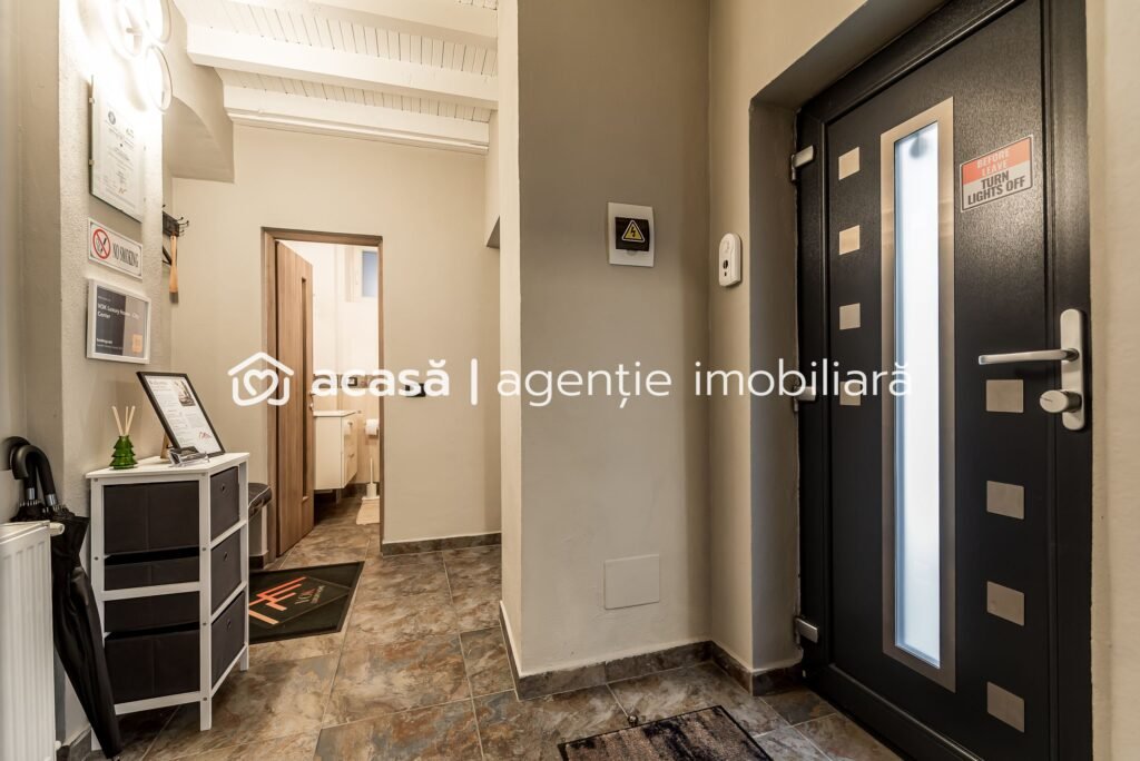 Apartament tip Loft ultracentral | parter | 90 mp | pe 2 niveluri De vânzare Apartament tip Loft ultracentral | parter | 90 mp | pe 2 niveluri în zona Central 1 camera 1 dormitor Arad 1