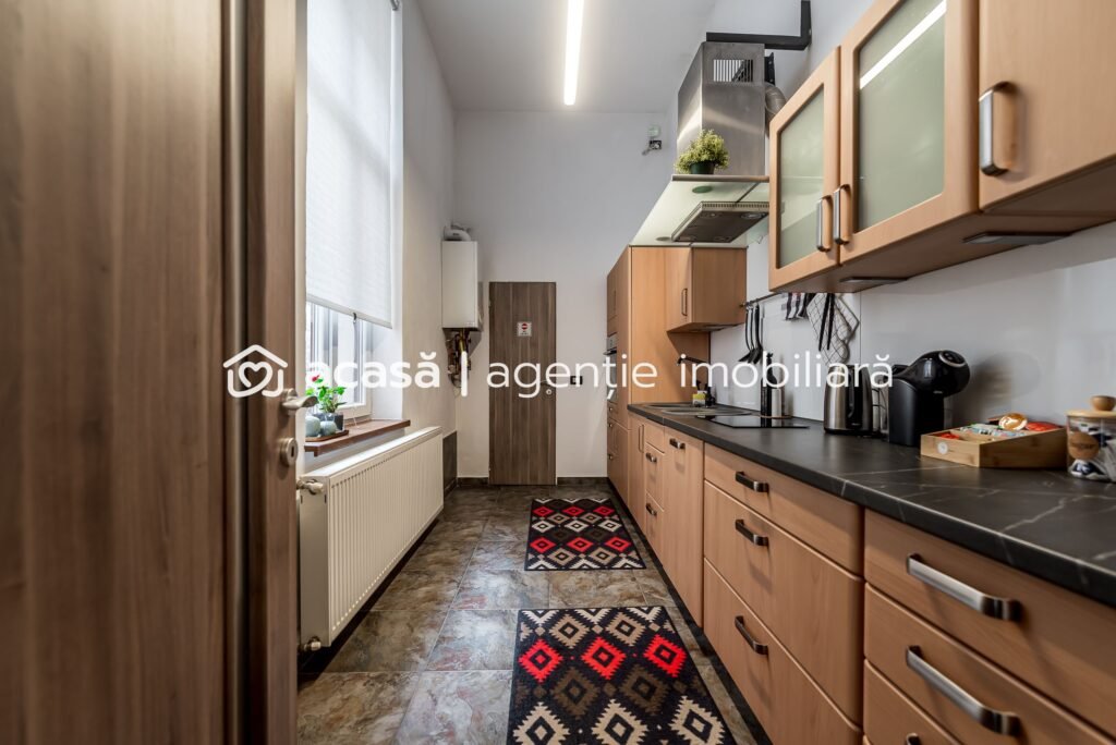 Apartament tip Loft ultracentral | parter | 90 mp | pe 2 niveluri De vânzare Apartament tip Loft ultracentral | parter | 90 mp | pe 2 niveluri în zona Central 1 camera 1 dormitor Arad 1