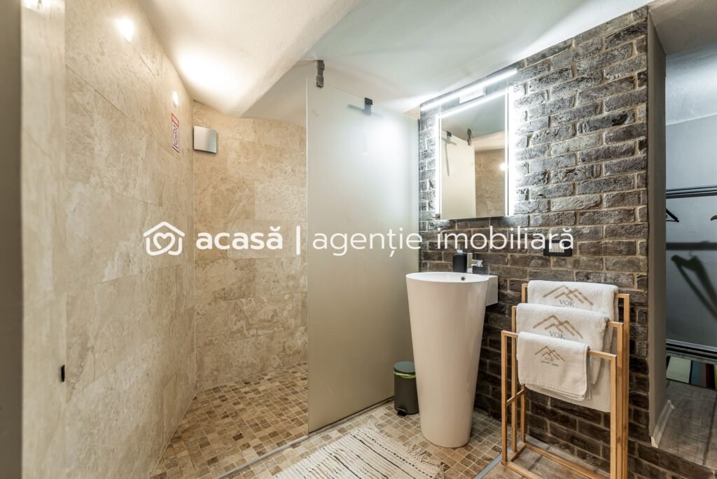 De vânzare Apartament tip loft / ultracentral | parter în zona Central 1 camera 1 dormitor Arad 1