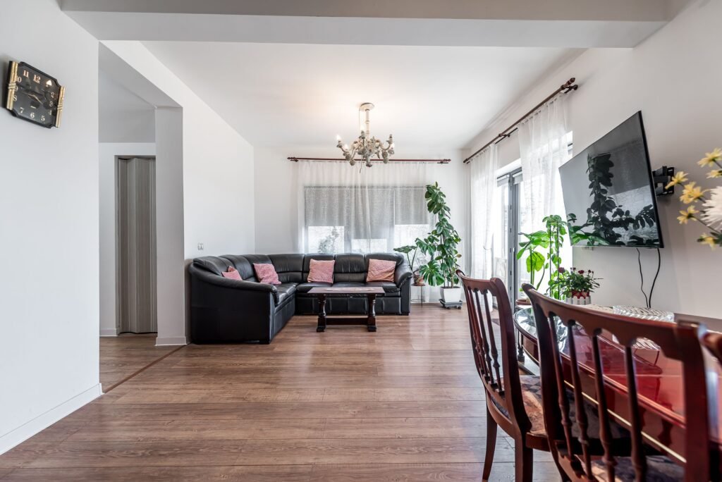 Casă 4 camere 2024 – Cartier Via Carmina, Vladimirescu – COMISION 0 De vânzare Casă 4 camere 2024 – Cartier Via Carmina, Vladimirescu - COMISION 0 în zona Arad 4 camere 3 dormitoare Arad 1