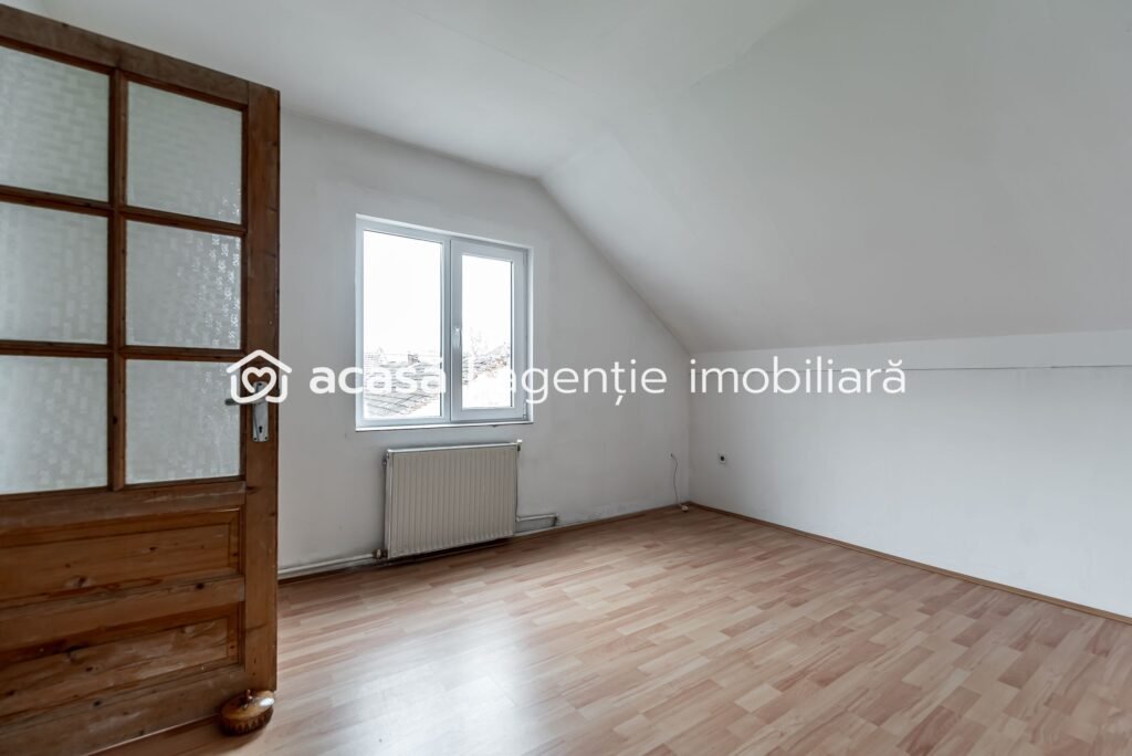 Casă 5 camere Aradul Nou Zona Tabacovici. Teren 360 mp și garaj De vânzare Casă 5 camere Aradul Nou Zona Tabacovici. Teren 360 mp și garaj în zona Aradul Nou 5 camere 4 dormitoare Arad 1