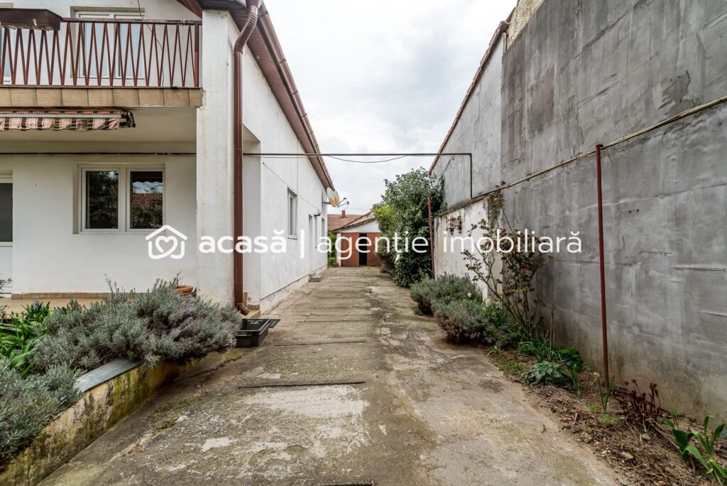 Casă 5 camere Aradul Nou Zona Tabacovici. Teren 360 mp și garaj De vânzare Casă 5 camere Aradul Nou Zona Tabacovici. Teren 360 mp și garaj în zona Aradul Nou 5 camere 4 dormitoare Arad 1
