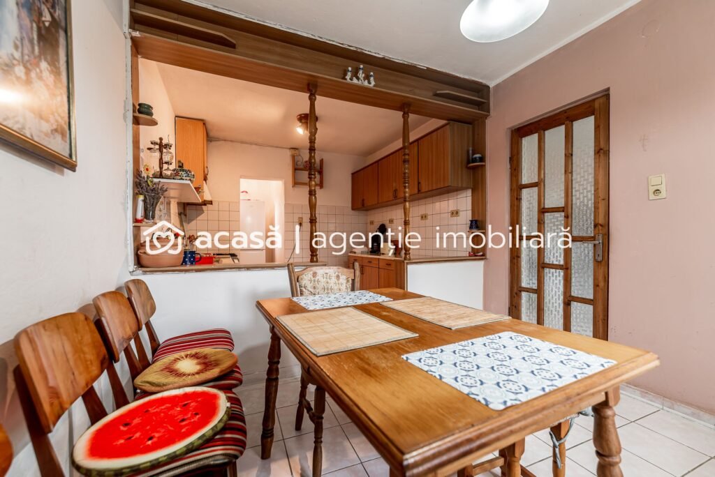 Casă 5 camere Aradul Nou Zona Tabacovici. Teren 360 mp și garaj De vânzare Casă 5 camere Aradul Nou Zona Tabacovici. Teren 360 mp și garaj în zona Aradul Nou 5 camere 4 dormitoare Arad 1