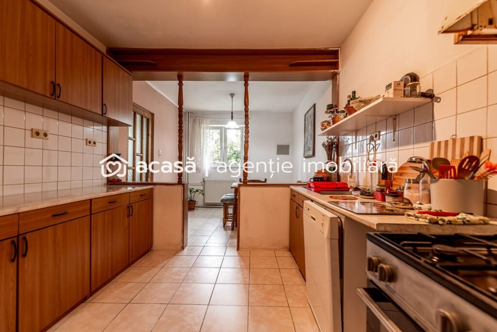 Casă 5 camere Aradul Nou Zona Tabacovici. Teren 360 mp și garaj De vânzare Casă 5 camere Aradul Nou Zona Tabacovici. Teren 360 mp și garaj în zona Aradul Nou 5 camere 4 dormitoare Arad 1