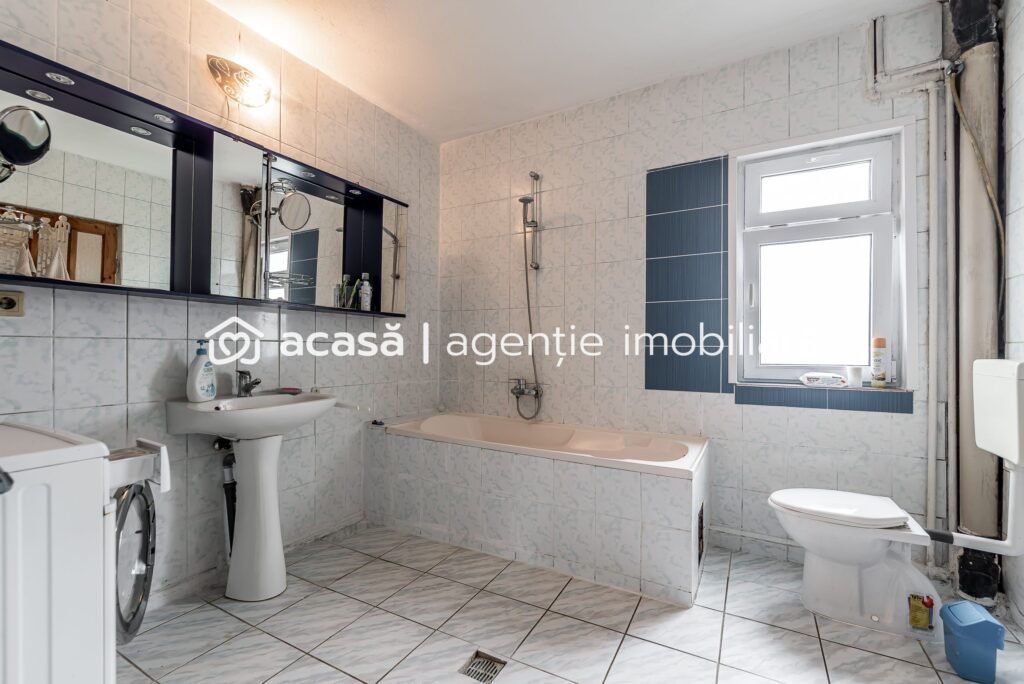 Casă 5 camere Aradul Nou Zona Tabacovici. Teren 360 mp și garaj De vânzare Casă 5 camere Aradul Nou Zona Tabacovici. Teren 360 mp și garaj în zona Aradul Nou 5 camere 4 dormitoare Arad 1