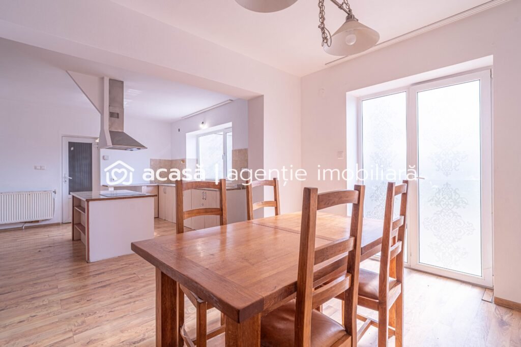 De vânzare Casă de vânzare – zonă Poltura în zona Poltur 4 camere 3 dormitoare Arad 1