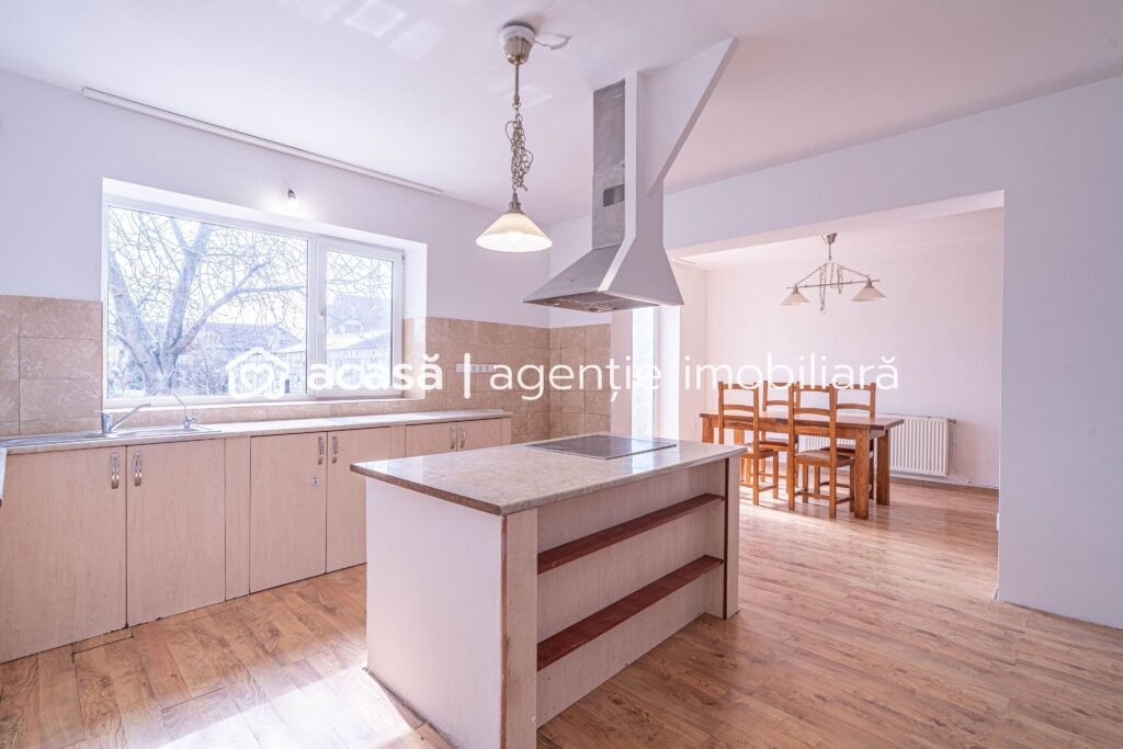 De vânzare Casă de vânzare – zonă Poltura în zona Poltur 4 camere 3 dormitoare Arad 1