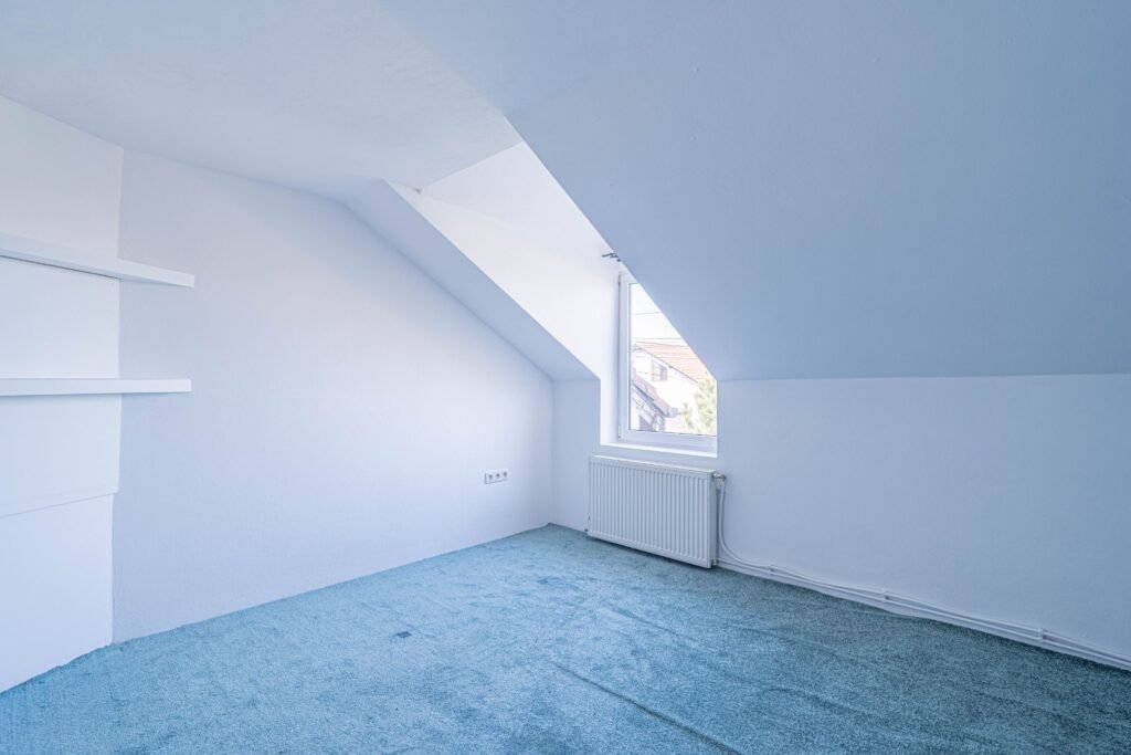 Casă de vânzare – zonă Poltura De vânzare Casă de vânzare – zonă Poltura în zona Poltur 4 camere 3 dormitoare Arad 1