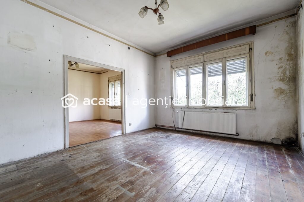 Casă pe Dorobanților | 716 mp teren | centrală gaz | Pârneava De vânzare Casă pe Dorobanților | 716 mp teren | centrală gaz | Pârneava în zona Parneava 5 camere 3 dormitoare Arad 1