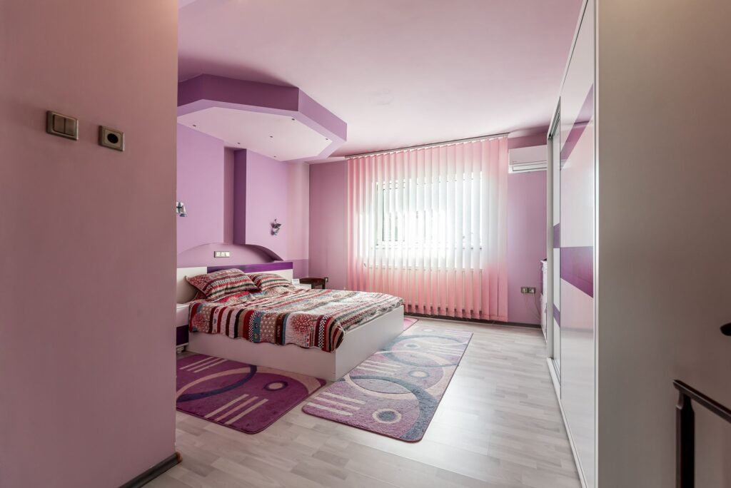 Casă spațioasă în mijlocul orasului, Str. Constantin Brâncuși De vânzare Casă spațioasă în mijlocul orasului, Str. Constantin Brâncuși în zona Aurel Vlaicu 7 camere 5 dormitoare Arad 1