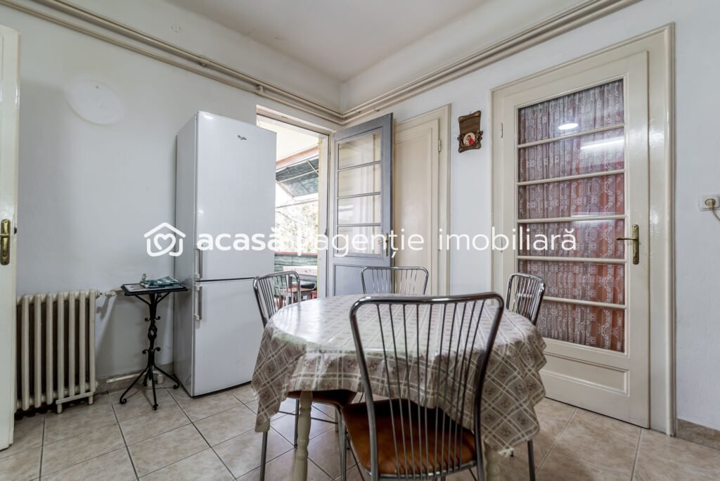 De vânzare Etaj întreg vis-à-vis de Tribunalul Arad | 269 mp | Demisol privat în zona Ultracentral 3 camere 2 dormitoare Arad 1