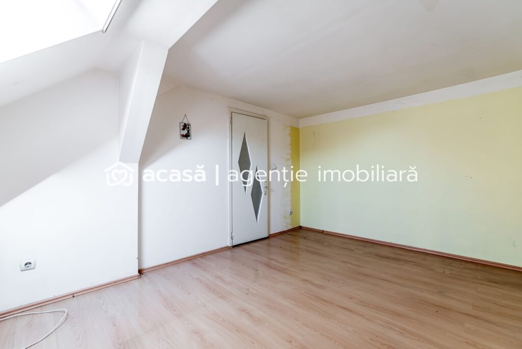 De vânzare Locuință și Business pe Str. L. Blaga, Arad, Spațiu + Apartament în zona Central 5 camere 3 dormitoare Arad 1