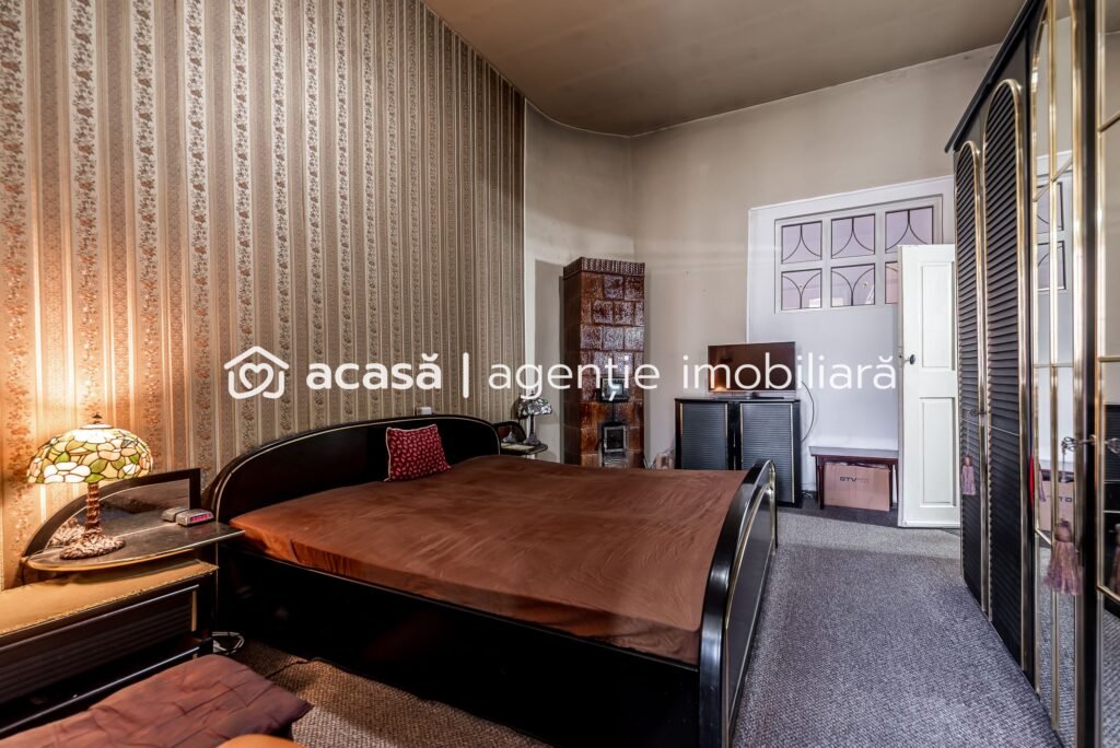 De vânzare Locuință și Business pe Str. L. Blaga, Arad, Spațiu + Apartament în zona Central 5 camere 3 dormitoare Arad 1