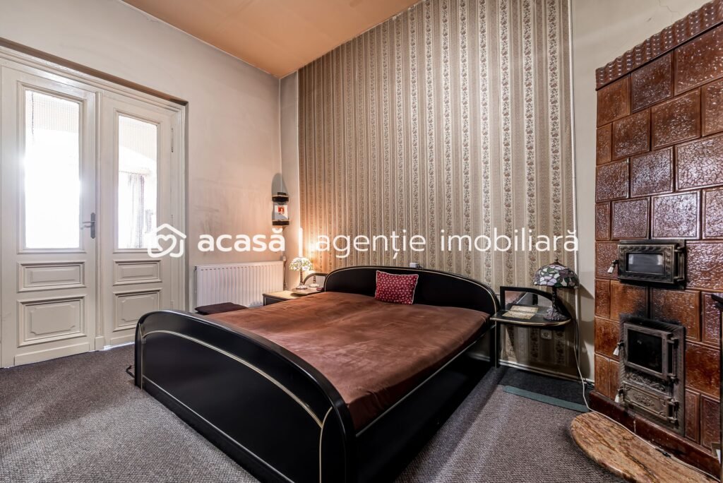 De vânzare Locuință și Business pe Str. L. Blaga, Arad, Spațiu + Apartament în zona Central 5 camere 3 dormitoare Arad 1