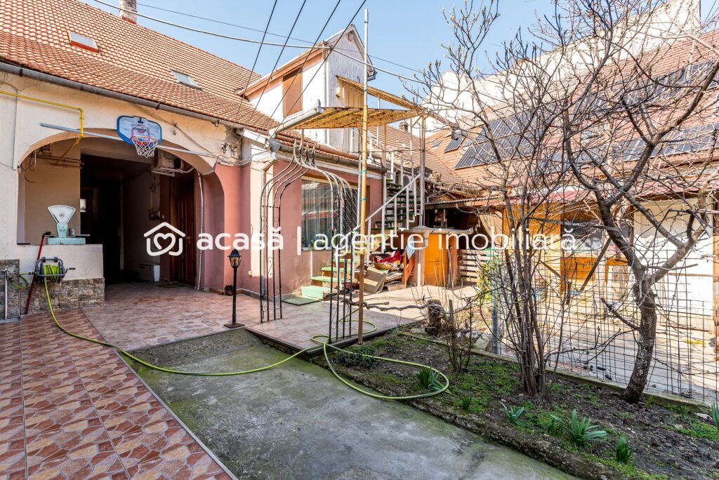 De vânzare Locuință și Business pe Str. L. Blaga, Arad, Spațiu + Apartament în zona Central 5 camere 3 dormitoare Arad 1