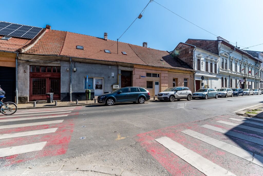 Locuință și Business pe Str. N. Blaga, Arad, Spațiu + Apartament De vânzare Locuință și Business pe Str. N. Blaga, Arad, Spațiu + Apartament în zona Central 5 camere 3 dormitoare Arad 1