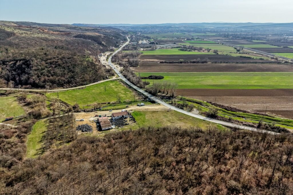 De vânzare Oportunitate Investitie! Proprietate comerciala/industriala în Paulis în zona Arad 6 camere Arad 1