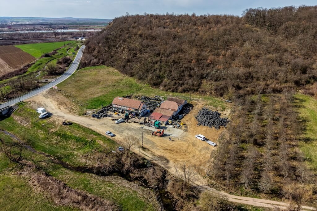 De vânzare Oportunitate Investitie! Proprietate comerciala/industriala în Paulis în zona Arad 6 camere Arad 1