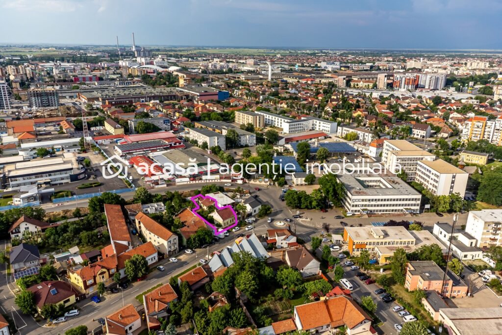 Proprietate cu vad excelent,  lângă Spitalul Județean Arad. De vânzare Proprietate cu vad excelent,  lângă Spitalul Județean Arad. în zona Parneava 5 camere 3 dormitoare Arad 1