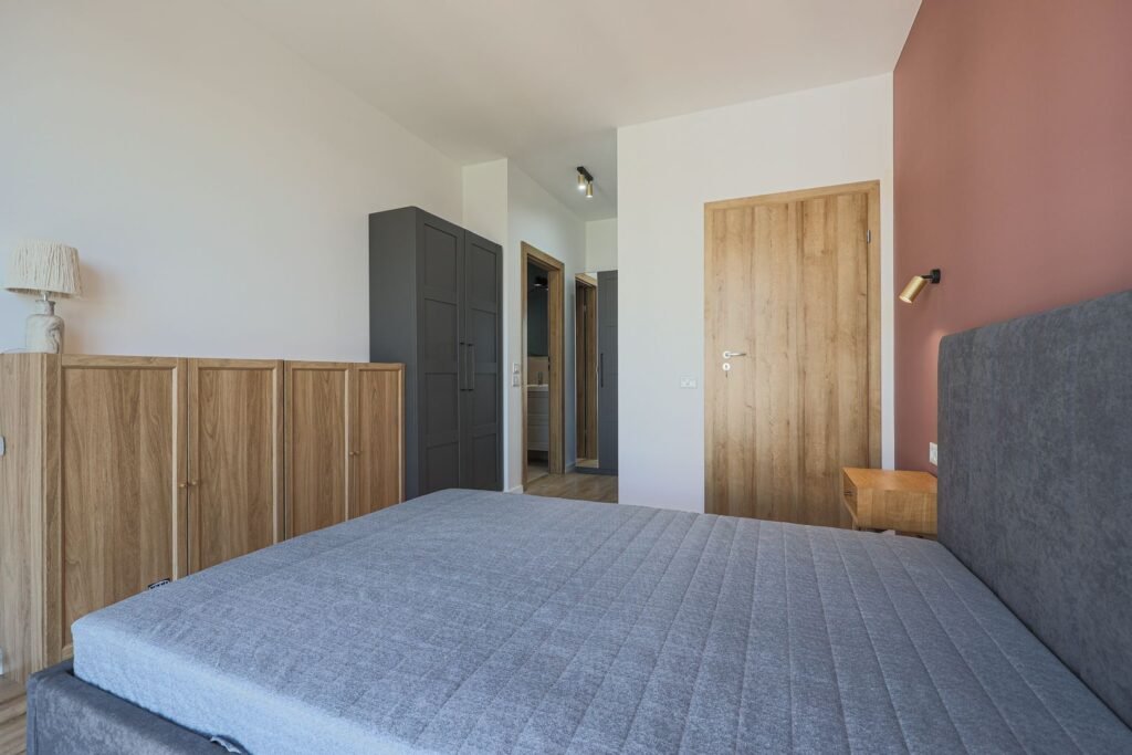 Unic pe piata Apartament ARED cu 3 camere si 2 bai la cheie Comision 0 De vânzare Unic pe piata Apartament ARED cu 3 camere si 2 bai la cheie Comision 0 în zona UTA 3 camere 2 dormitoare Arad 1