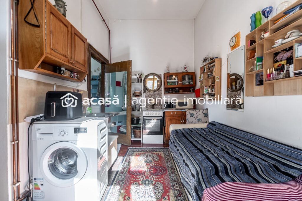 Apartament 2 camere ultracentral + spațiu bonus la demisol De vânzare Apartament 2 camere ultracentral + spațiu bonus la demisol în zona Ultracentral 2 camere 1 dormitor Arad 1