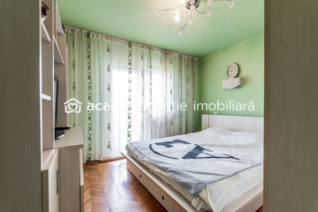 Fără comision! Apartament 3 camere Micalaca 300. Vedere superbă spre Mureș în zona Micalaca 3 camere 2 dormitoare Arad 1