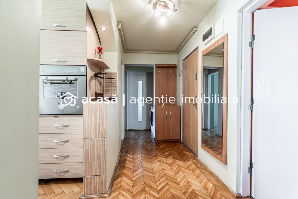 Fără comision! Apartament 3 camere Micalaca 300. Vedere superbă spre Mureș în zona Micalaca 3 camere 2 dormitoare Arad 1