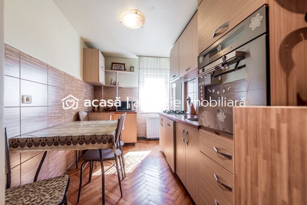Fără comision! Apartament 3 camere Micalaca 300. Vedere superbă spre Mureș în zona Micalaca 3 camere 2 dormitoare Arad 1