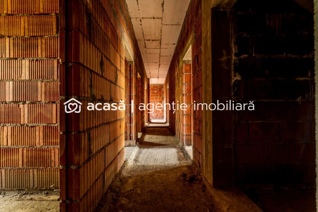 Casă finisată + casă în construcție, la același preț! De vânzare Casă finisată + casă în construcție, la același preț! în zona Arad 3 camere 2 dormitoare Arad 1