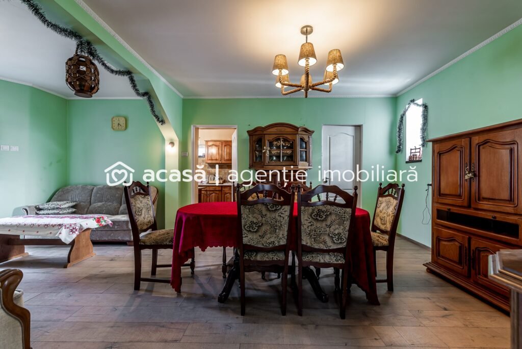 Casă finisată + casă în construcție, la același preț! De vânzare Casă finisată + casă în construcție, la același preț! în zona Arad 3 camere 2 dormitoare Arad 1