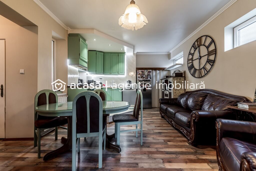 De vânzare Casa solida din caramida - 8 camere - zona Sega, UTA - COMISION 0 în zona Sega 8 camere 6 dormitoare Arad 1