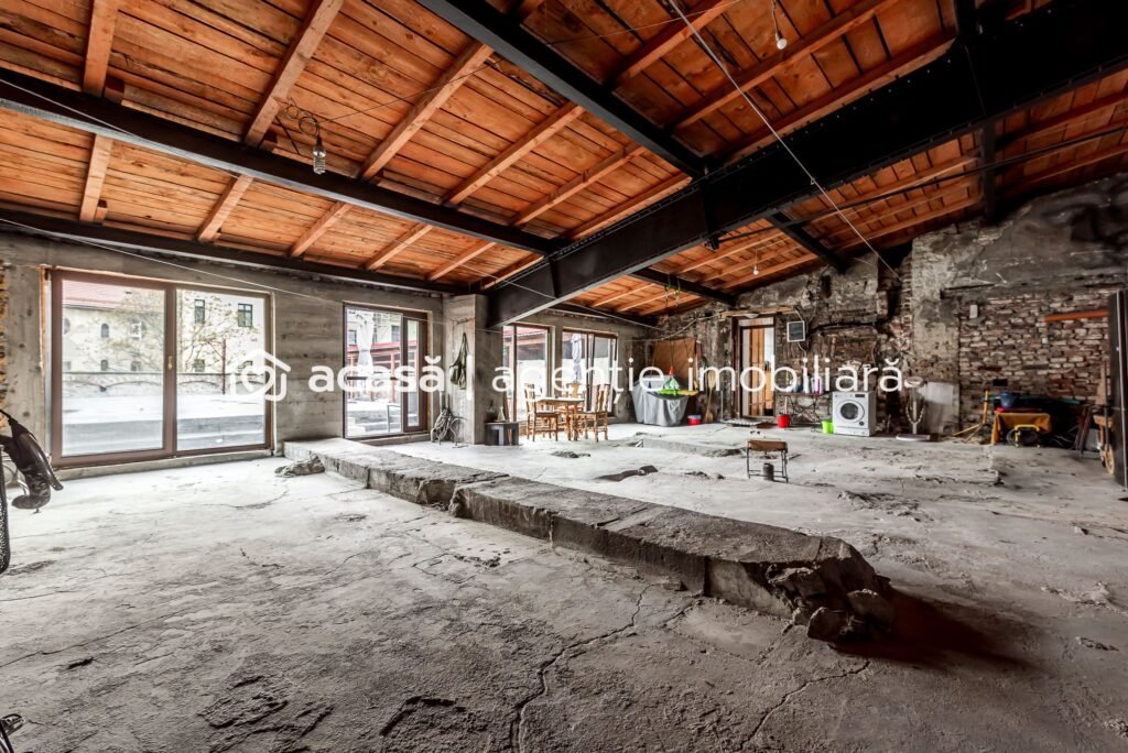 De închiriat De închiriat spațiu ultracentral, ideal pentru multiple activități în zona Ultracentral 2 camere Arad 1