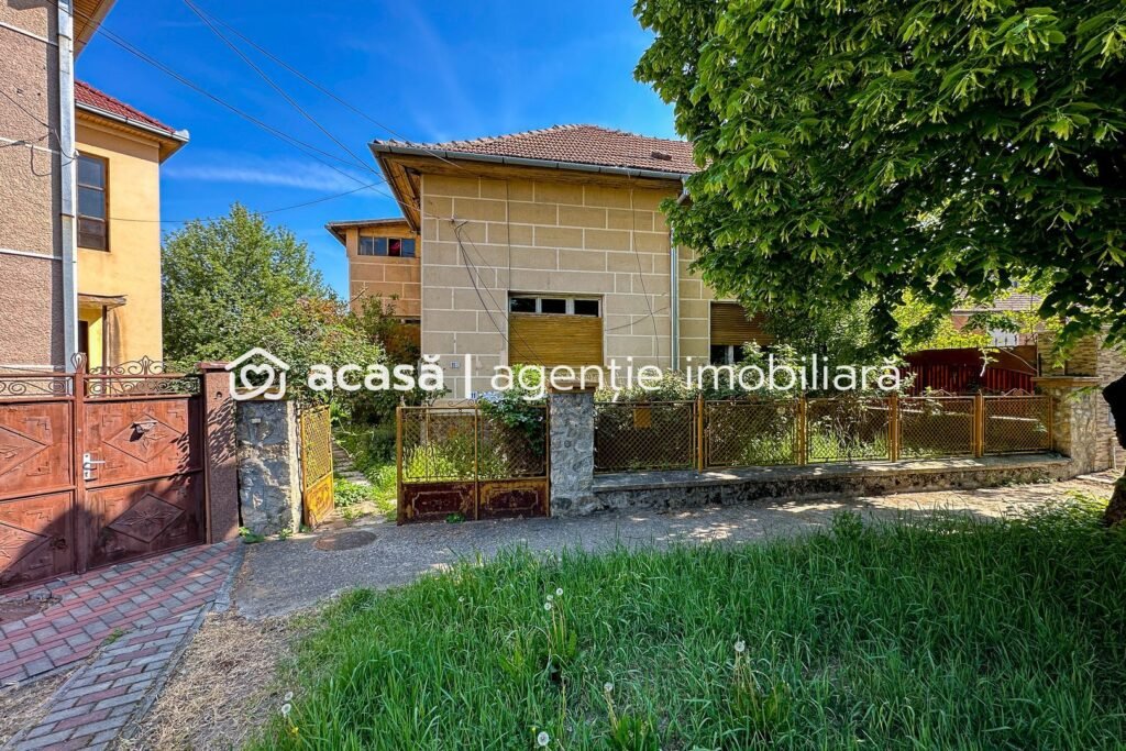 De vânzare Oportunitate rară în cea mai exclusivistă zonă din Arad, Zona Gloria în zona Central 4 camere 3 dormitoare Arad 1