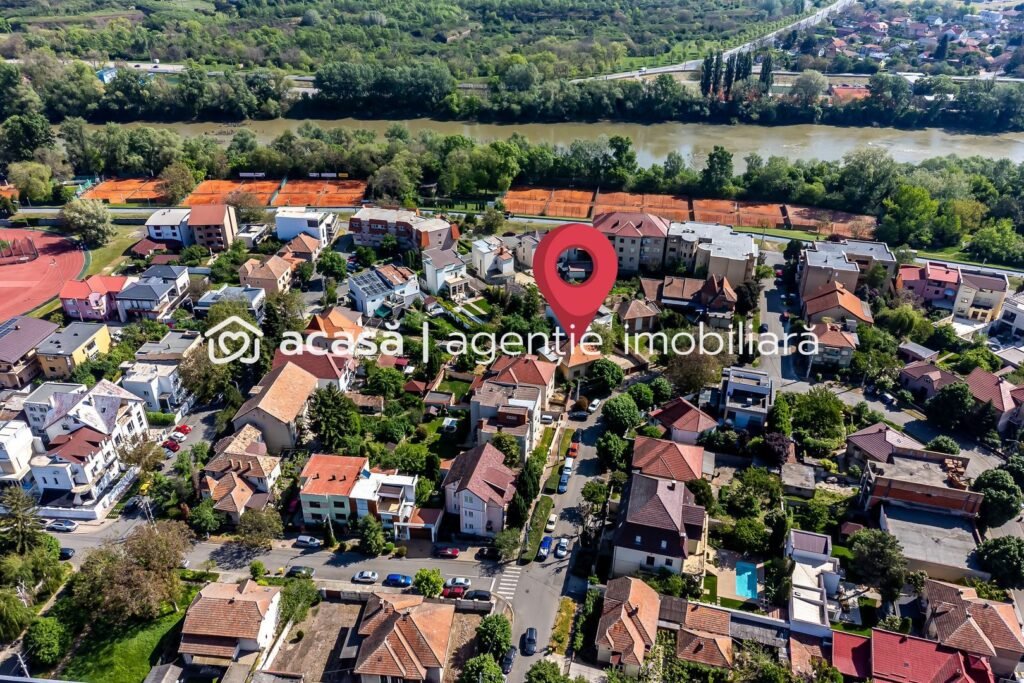 De vânzare Oportunitate rară în cea mai exclusivistă zonă din Arad, Zona Gloria în zona Central 4 camere 3 dormitoare Arad 1