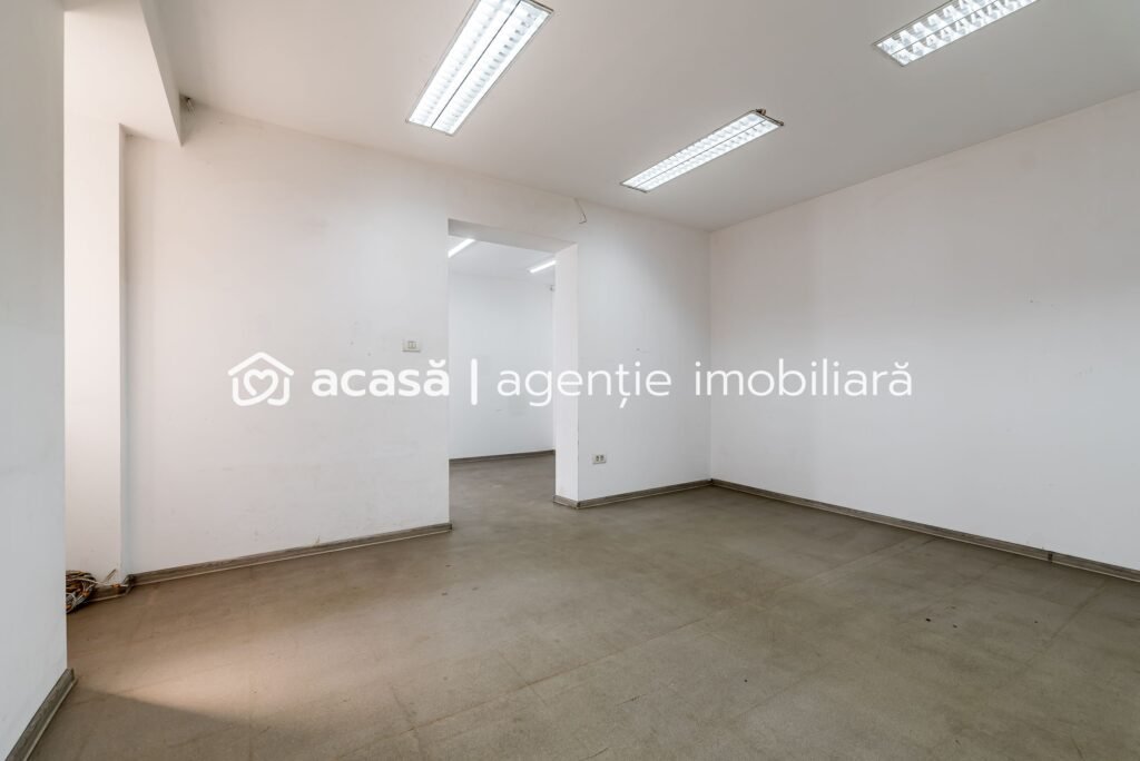 De vânzare Spațiu comercial cu acces stradal, pe b-dul Decebal, ideal investiție în zona Central 3 camere Arad 1