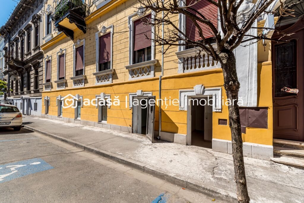 De vânzare Spațiu comercial cu acces stradal, pe b-dul Decebal, ideal investiție în zona Central 3 camere Arad 1