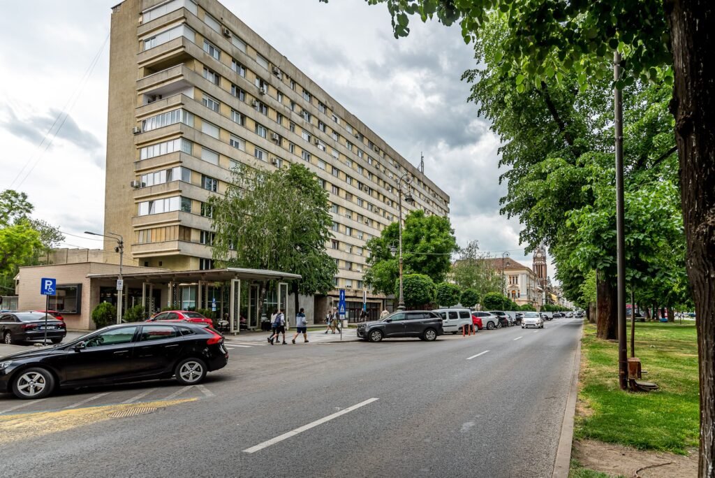 De vânzare 78.900 EURO! Apartament 2 camere, etaj 2, bloc cu lift, Libelula, Arad în zona Ultracentral 2 camere 1 dormitor Arad 1