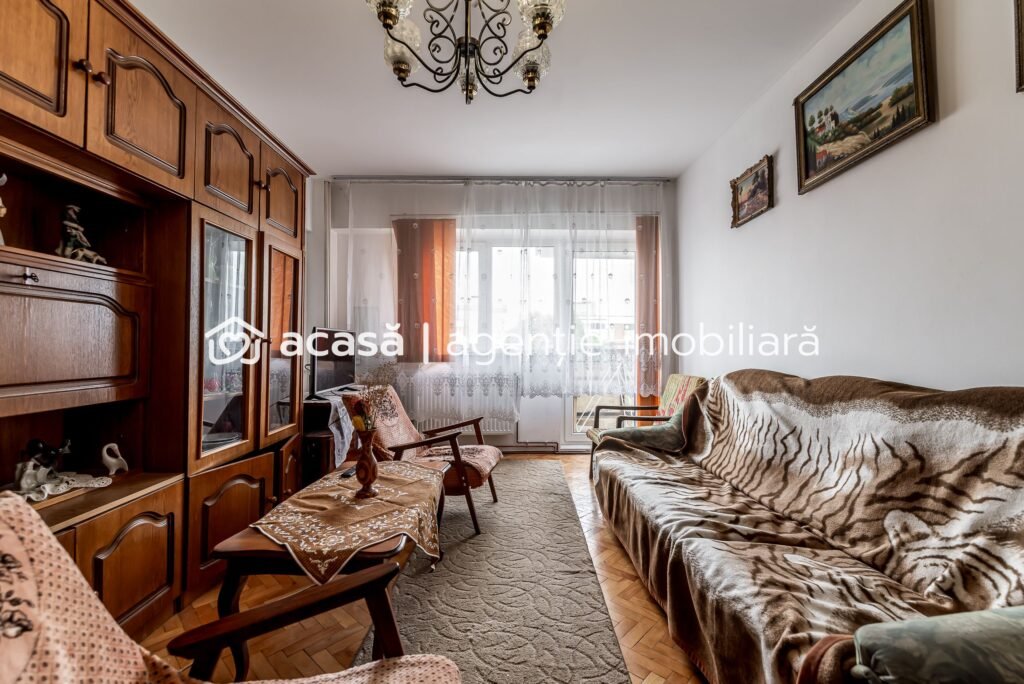 De vânzare 79.900 € | Vlaicu (între UTA și Lebăda) | 2 camere decomandat | lift în zona Aurel Vlaicu 2 camere 1 dormitor Arad 1
