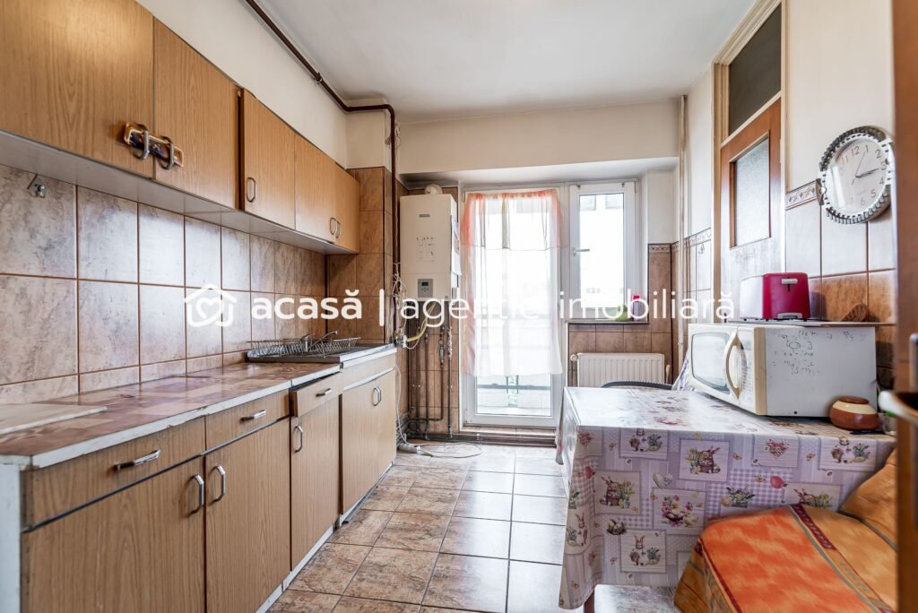 De vânzare 79.900 € | Vlaicu (între UTA și Lebăda) | 2 camere decomandat | lift în zona Aurel Vlaicu 2 camere 1 dormitor Arad 1