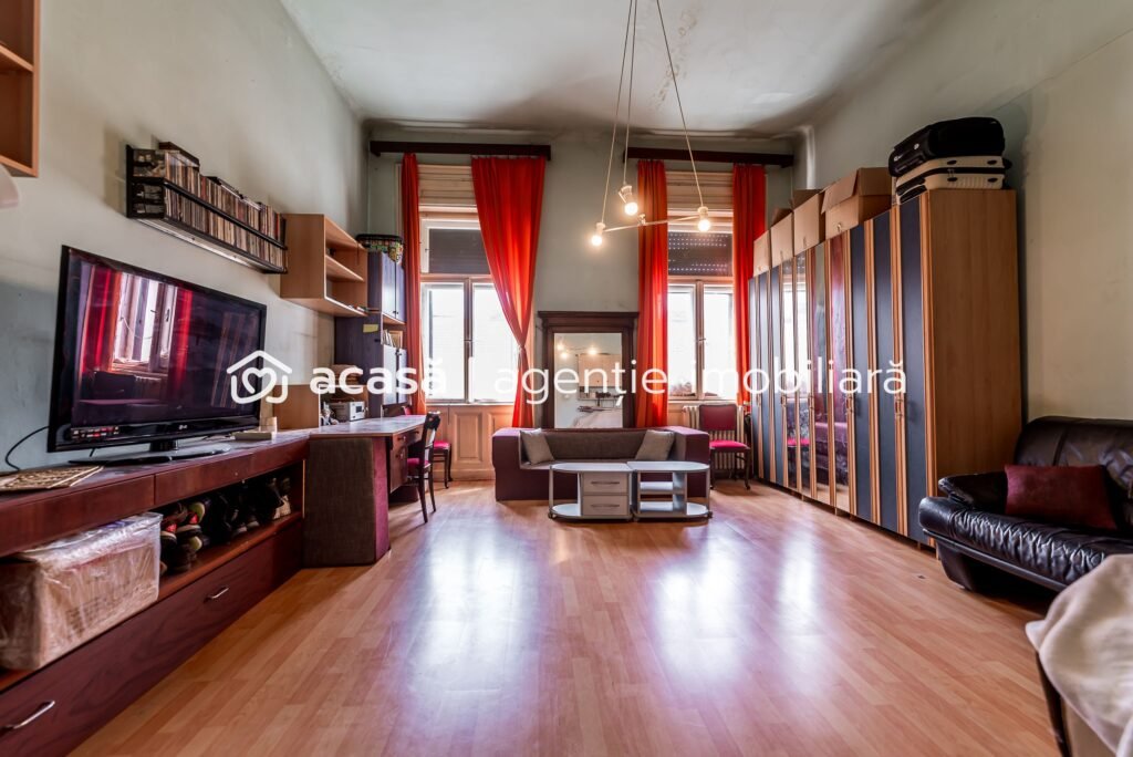 Apartament 98 mp pe bulevardul Decebal, fatada renovata Comision 0 De vânzare Apartament 98 mp pe bulevardul Decebal, fatada renovata Comision 0 în zona Ultracentral 2 camere 1 dormitor Arad 1